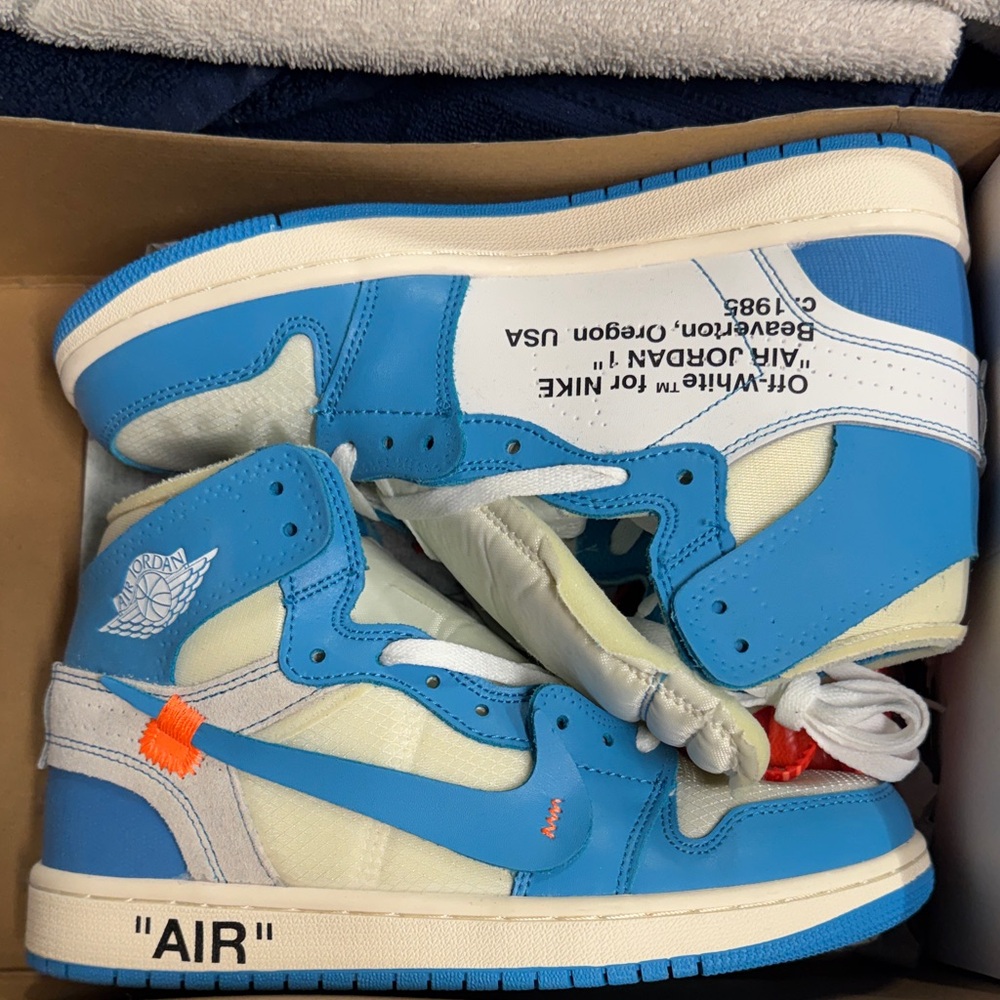 Off-White x Air Jordan 1 “UNC”.